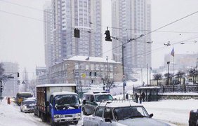 Киев засыпало снегом (фото)