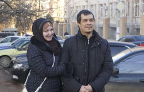 Крымский адвокат Эмиль Курбединов 5 февраля вышел из изолятора временного содержания в Симферополе после десятидневного ареста.
