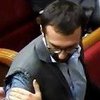 Драка в парламенте: депутату порвали пиджак (фото, видео) 