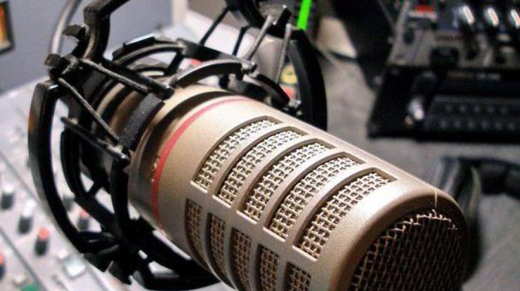 Нацсовет оштрафовал две популярные радиостанции