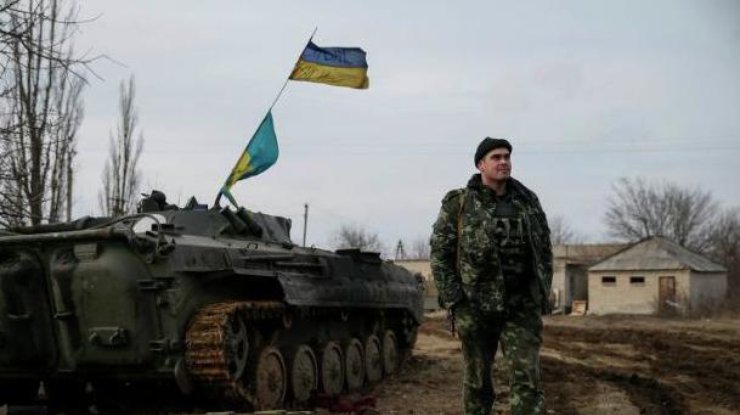 Украинские военные сообщили о мощном танковом обстреле Донбасса