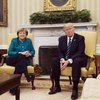 Трамп заверил Меркель в приверженности США НАТО