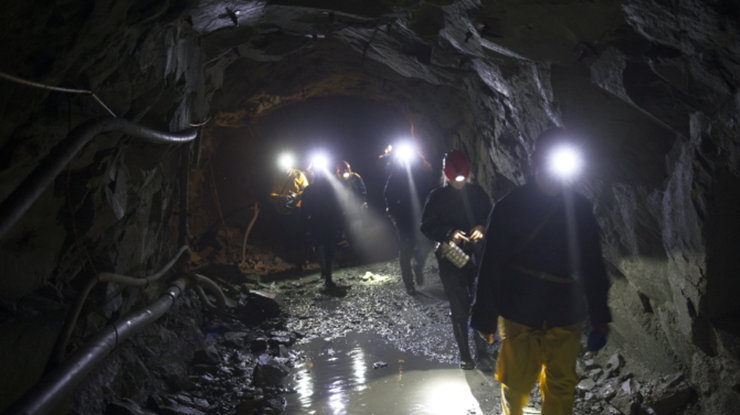 Обвал на шахте Львова: Порошенко объявил всеукраинский траур