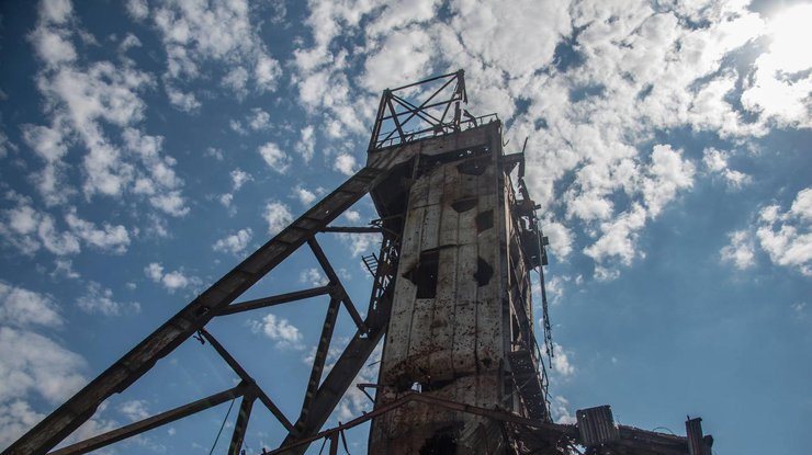 Война на Донбассе: шахту Бутовка накрыло минометным огнем