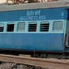 Трагедия в Индии: поезд сошел с рельсов (фото) 