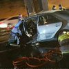 В Киеве водитель Toyota на полном ходу врезался в опору и погиб 