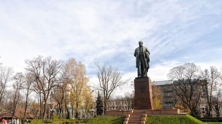 1939 - в Киеве открыли памятник Тарасу Шевченко