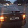 В Киеве автомобиль снес остановку общественного транспорта (фото, видео) 