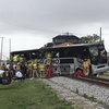 В США поезд протаранил автобус, есть погибшие 