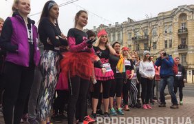 8 марта в центре Киева состоялся забег "Девушки бегут". Фото: Оксана Лой
