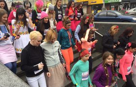 8 марта в центре Киева состоялся забег "Девушки бегут". Фото: Оксана Лой