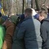 В Каневе у могилы Шевченко подрались активисты (видео)