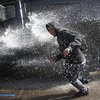 В Чили полицейские применили водометы против студентов, требующих бесплатного образования 
