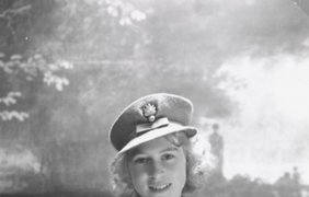 Принцесса Елизавета, октябрь 1942 года, Букингемский дворец, Лондон