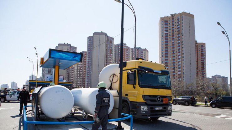 В Киеве началась "большая чистка" от нелегальных газовых заправок