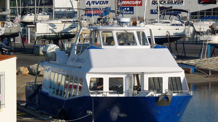 Возле Греции потерпело крушение туристическое судно 