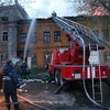 В Киеве сгорели склады с кровельными материалами (фото)