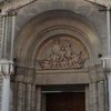 В Ницце мужчина угрожал прихожанам церкви колбасой 
