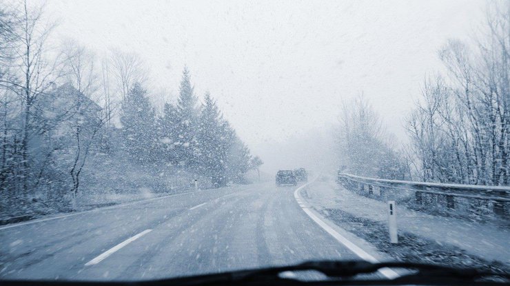 Погода в Украине: из-за снегопадов погибли семь человек