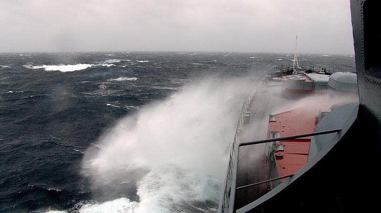 В Атлантическом океане пропало судно с 22 людьми на борту 