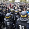 В центре Парижа произошли стычки профсоюзов с полицией (фото)