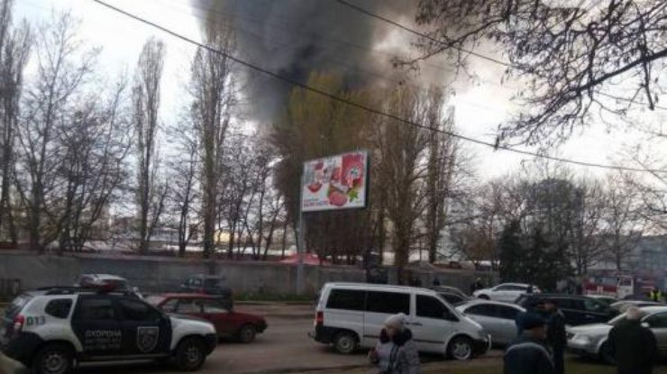В Одессе горит рынок 