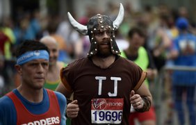 В 37-м по счету престижном ежегодном Лондонском марафоне участвуют 40 тысяч человек
