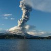 На Камчатке вулкан выбросил столб пепла высотой 7 километров 