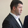 Роман Насиров отказался показывать электронный браслет журналистам (видео)