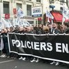 В Париже несколько сотен человек вышли на марш полицейского гнева (видео)