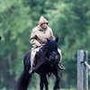 91-летняя Елизавета II снова оседлала коня (фото) 