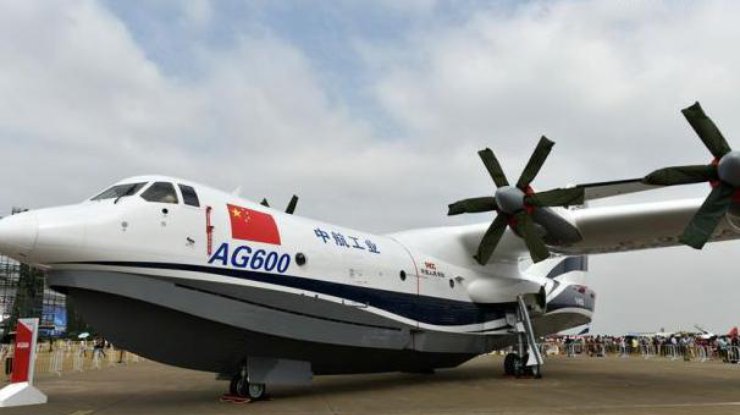 Китайский гидросамолет AVIC AG600 