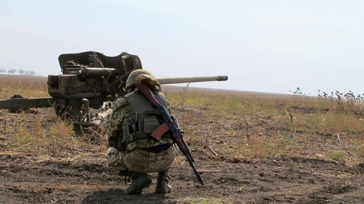 Режим "тишины" на Донбассе: боевики обстреливают позиции ВСУ из тяжелого вооружения 