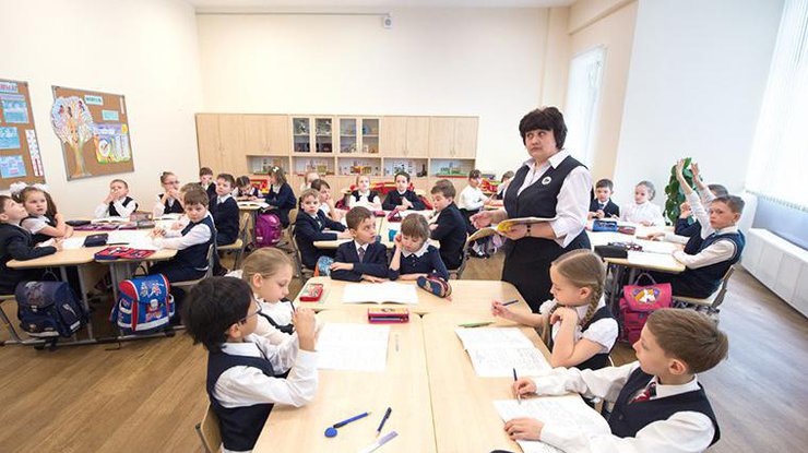 В школах Киева усилили меры безопасности