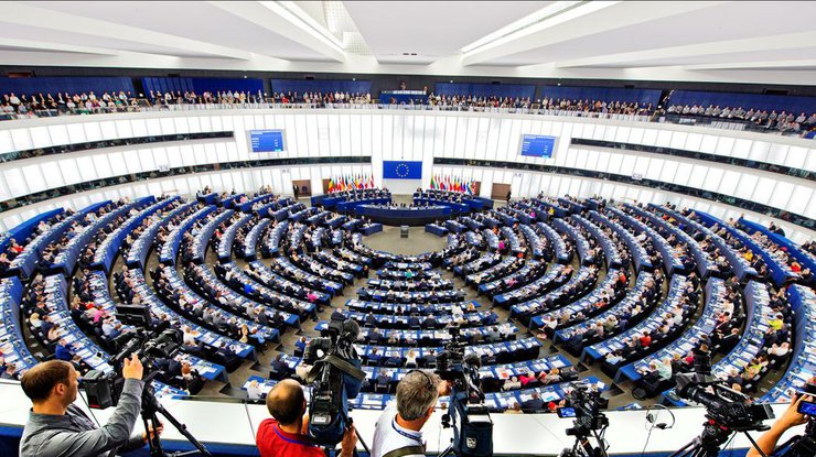 В Европарламенте началось заседание по "безвизу" для украинцев