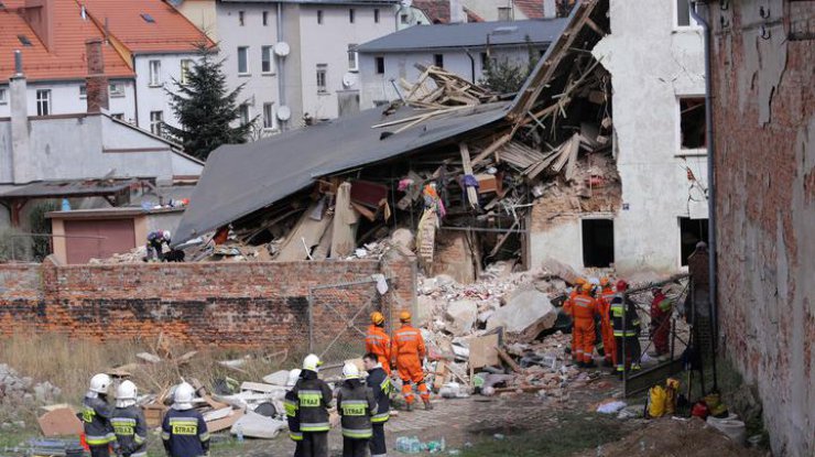 Обвал жилого дома в Польше: количество жертв увеличилось. Фото: onet.pl