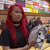 Необычный спорт: в Финляндии стала популярной езда на игрушечных лошадях (видео)