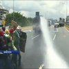У Венесуелі спалахнули нові сутички демонстрантів з поліцією
