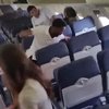 В США на борту самолета возник очередной скандал (видео) 