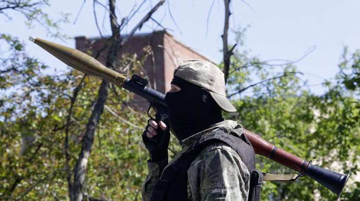 На Донбассе боевики усилили обстрелы, погибли военные