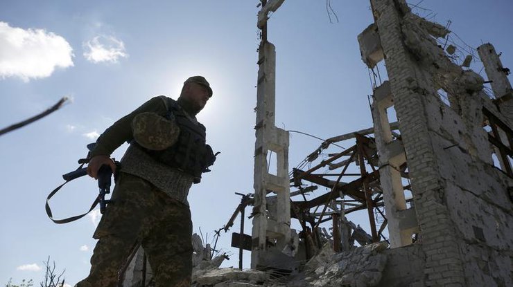 Война на Донбассе: ранены шестеро украинских военных 