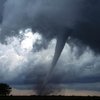 Торнадо в США: опубликовано видео колоссальных разрушений 