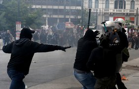 В столице Греции продолжают массово бастовать 