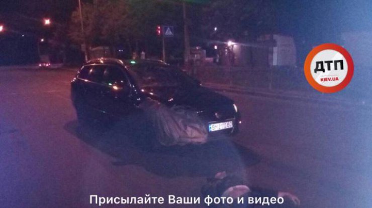 В Киеве нетрезвый пешеход попал под колеса автомобиля 
