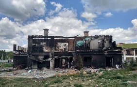 В Бердянском в результате обстрела разрушено три жилых дома. Фото: РУслан Смещук