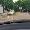 Во Львове мощный ливень затопил улицы (фото, видео)