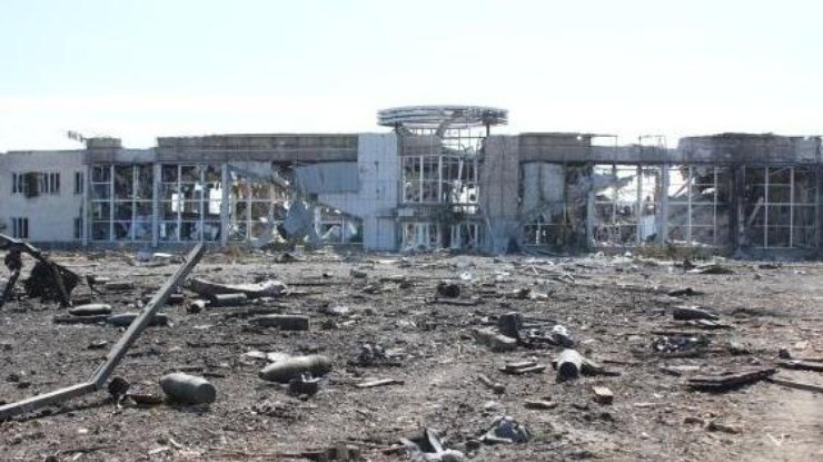 В Донецком аэропорту возобновились бои 