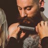 Популярный бьюти-блогер предложил "утюжить" длинную бороду