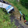 В Мексике автобус упал в ущелье: есть жертвы (фото)