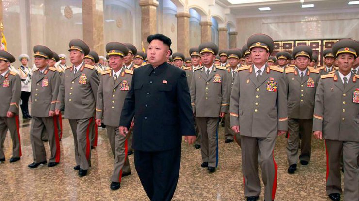 Ким Чен Ын распорядился запустить серийное производство новых ракет